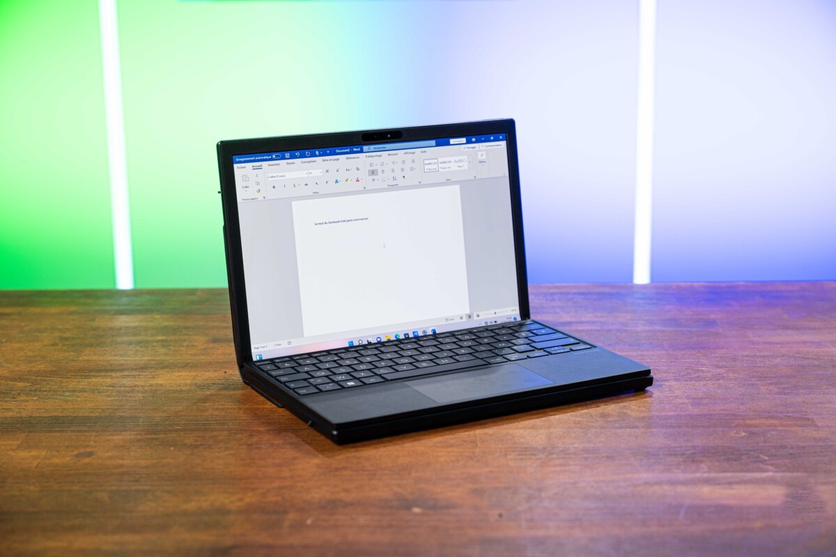 Đánh giá Asus Zenbook 17 Fold OLED (UX9702): Màn hình lớn, tính di động cao, hoàn hảo cho làm việc và giải trí! 36 Asus Zenbook 17 Fold OLED UX9702 4