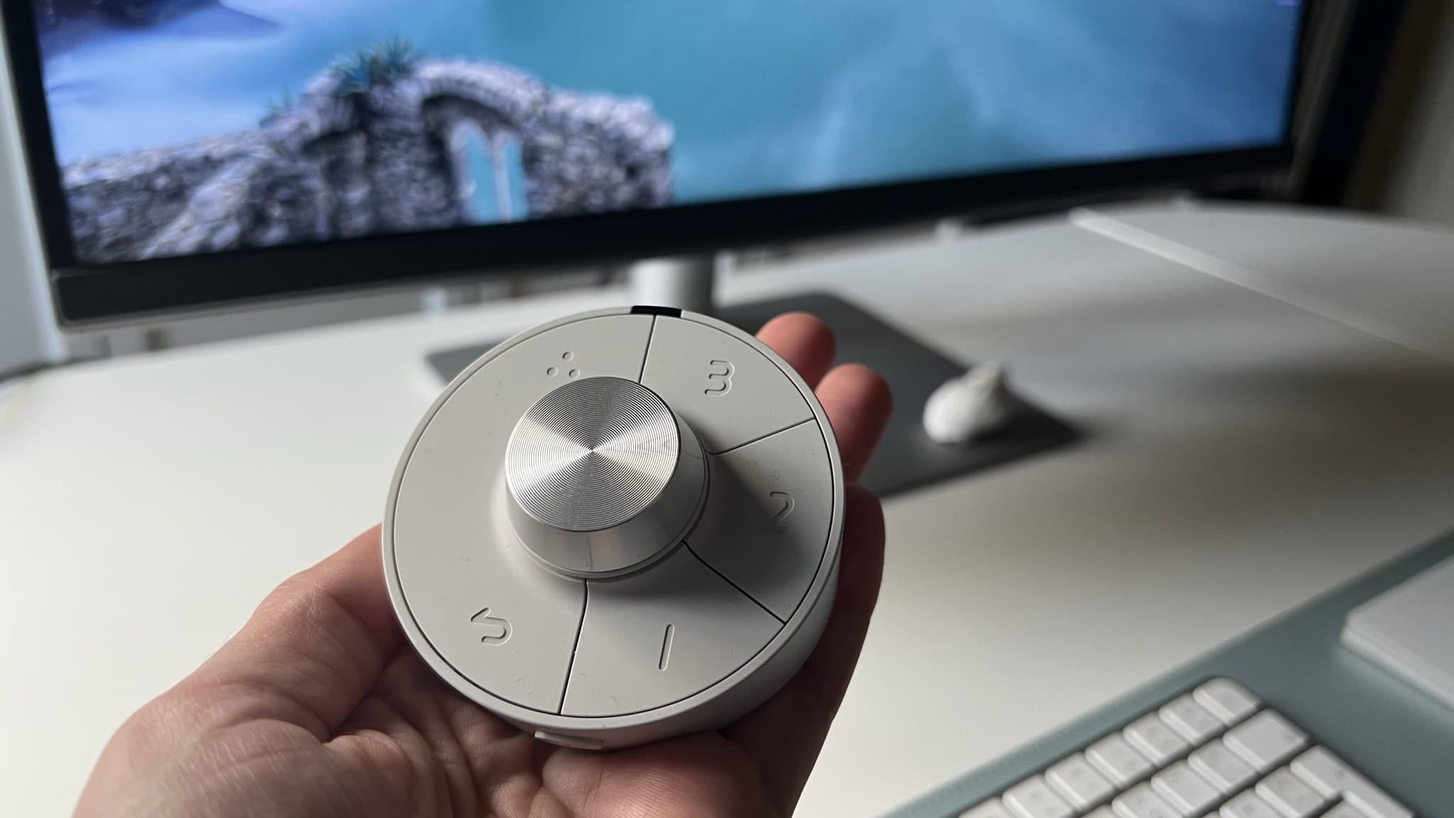 Đánh giá BenQ PD2730S: Màn hình 5K chuyên nghiệp cho dân thiết kế và sáng tạo nội dung 42 BenQ PD2730S 17