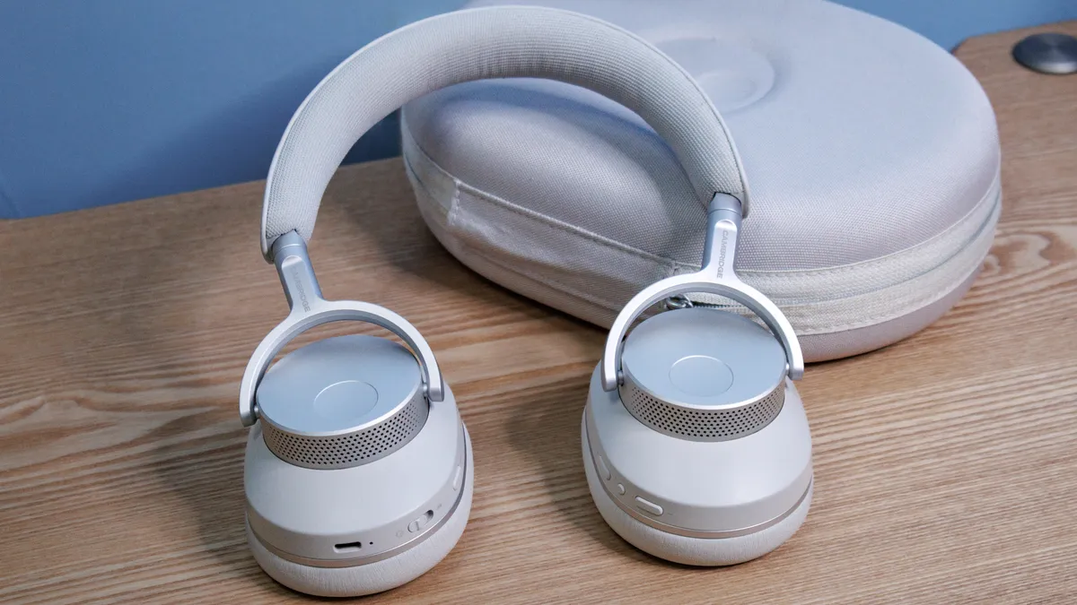 Cambridge Audio Melomania P100 SE 18