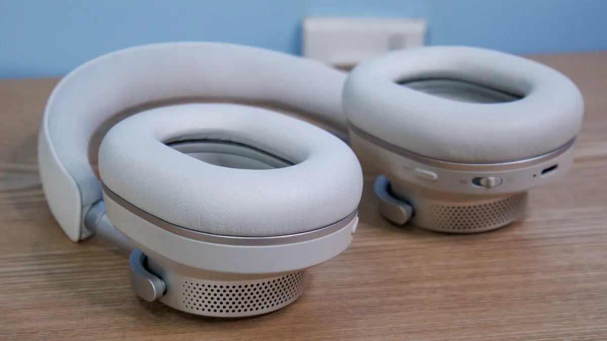 Cambridge Audio Melomania P100 SE 23