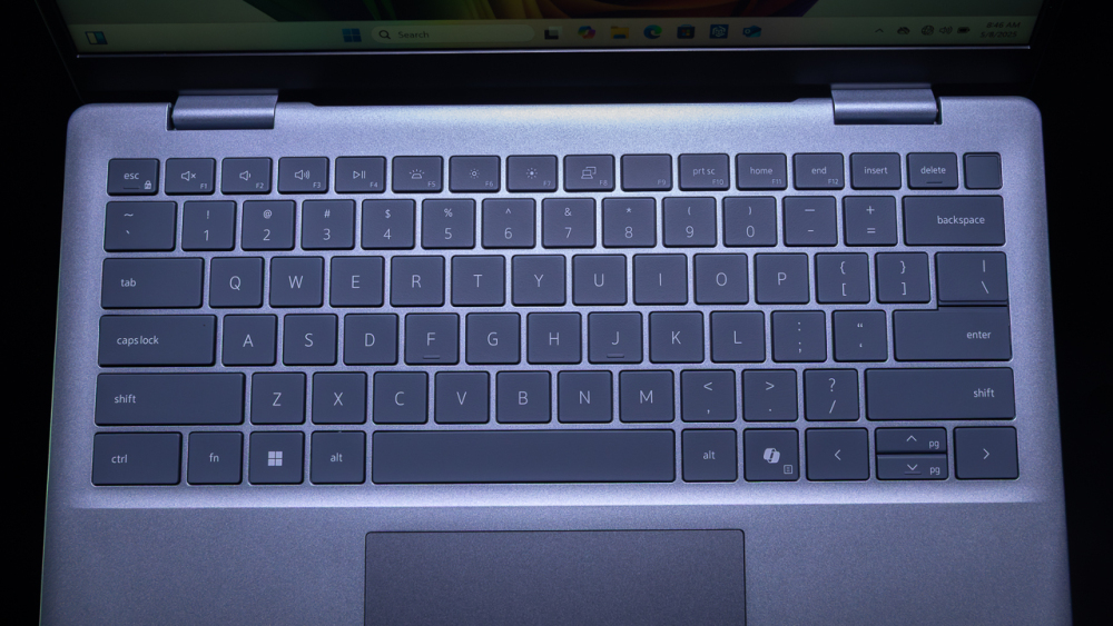 Đánh giá Dell 14 Plus (DB14250): Cỗ máy thanh lịch với hiệu năng AI và pin bền bỉ 11 Dell 14 Plus DB14250 5