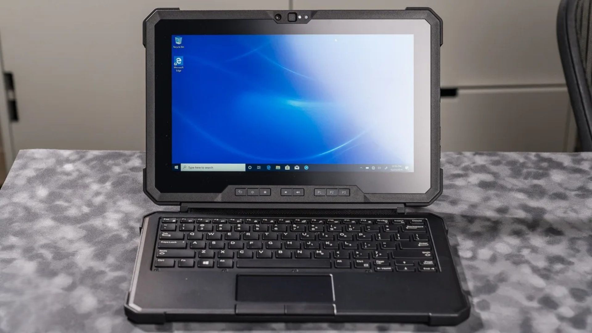 Đánh giá Dell Latitude 7220 Rugged Extreme Tablet: Chiếc máy tính bảng siêu bền cho mọi môi trường khắc nghiệt! 1 Dell Latitude 7220 Rugged Extreme Tablet 1