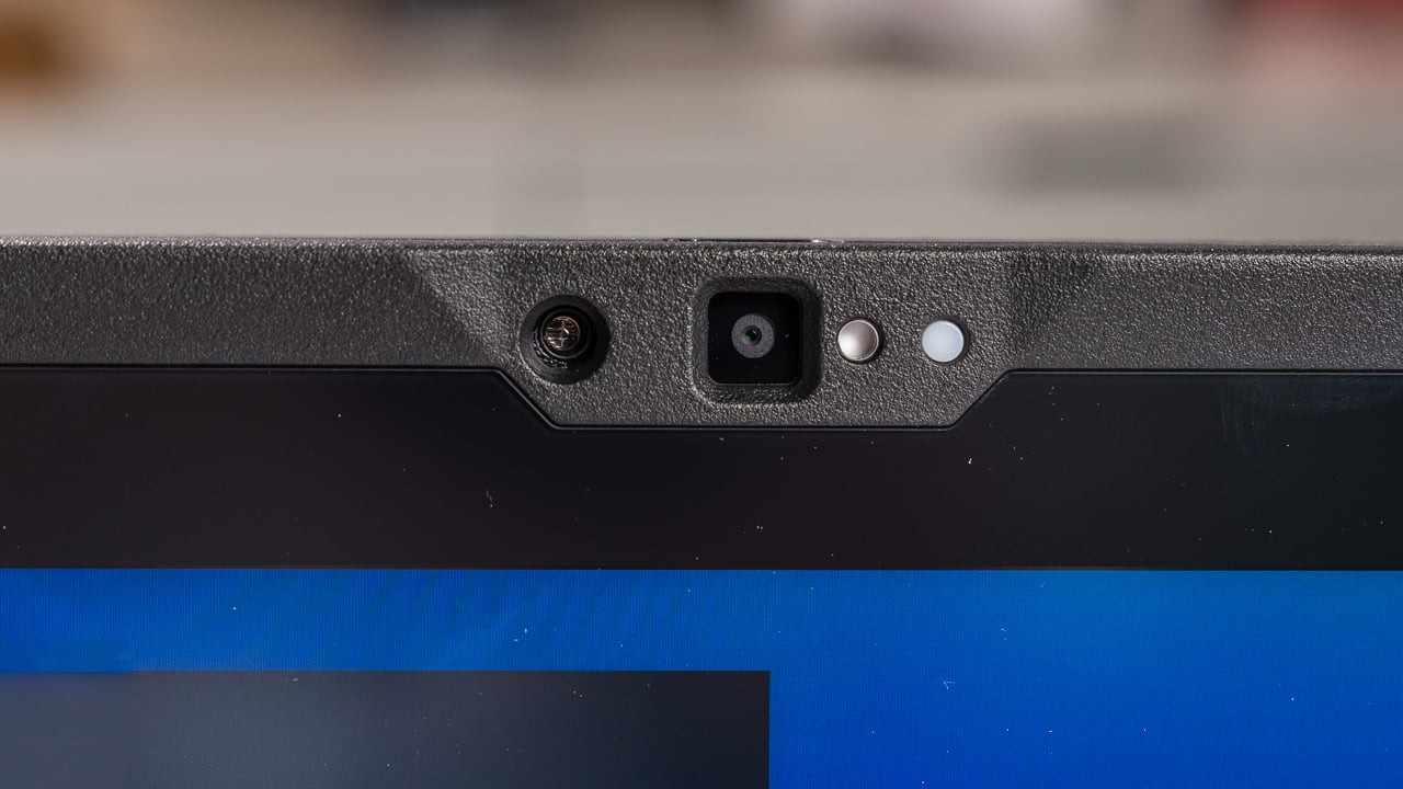 Đánh giá Dell Latitude 7220 Rugged Extreme Tablet: Chiếc máy tính bảng siêu bền cho mọi môi trường khắc nghiệt! 27 Dell Latitude 7220 Rugged Extreme Tablet 12