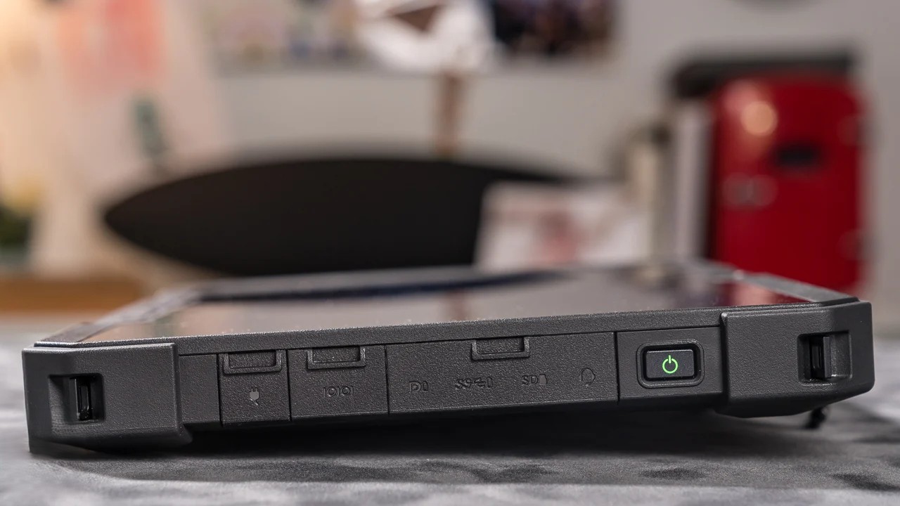 Đánh giá Dell Latitude 7220 Rugged Extreme Tablet: Chiếc máy tính bảng siêu bền cho mọi môi trường khắc nghiệt! 25 Dell Latitude 7220 Rugged Extreme Tablet 15