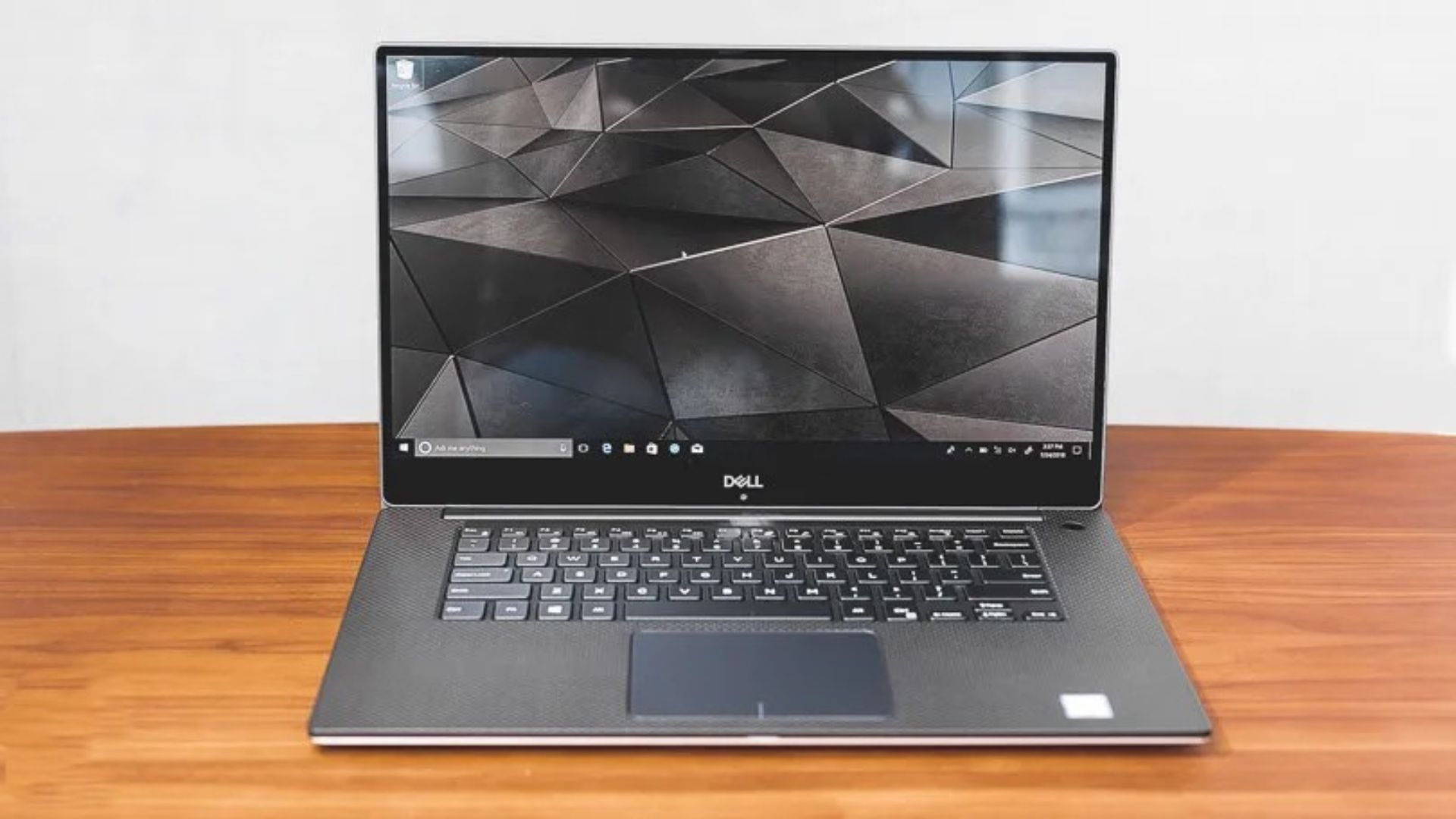 Đánh giá Dell Precision 5530: Chiếc laptop mạnh mẽ với CPU Xeon, GPU Quadro và thiết kế mỏng nhẹ đột phá 1 Dell Precision 5530 9