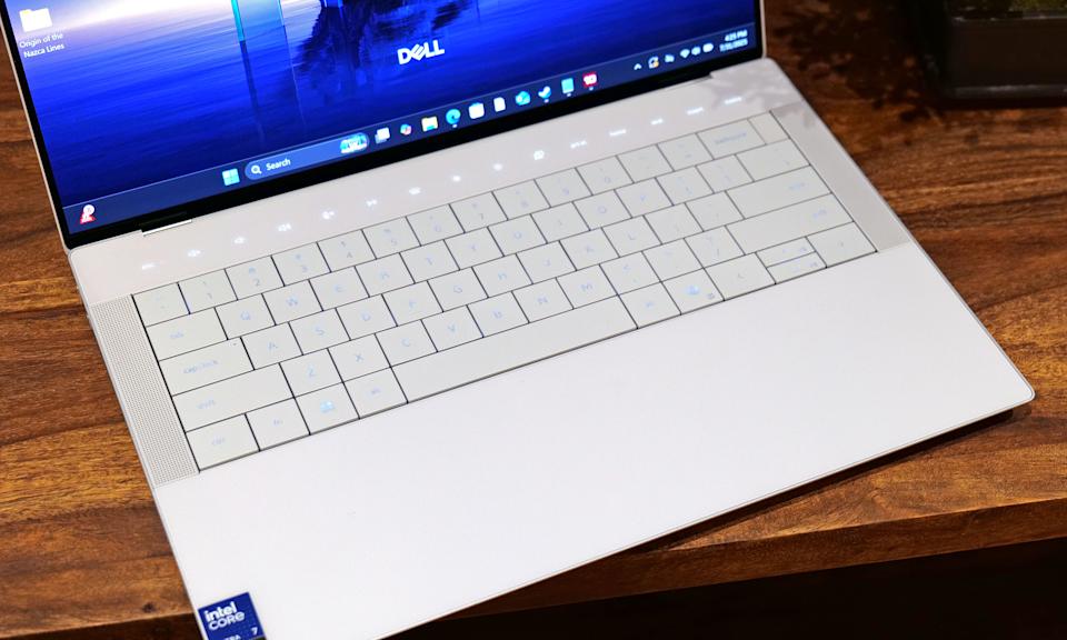 Đánh giá Dell Premium 14: Thiết kế thanh lịch kết hợp hiệu năng Intel Core Ultra mạnh mẽ 7 Dell Premium 14 3