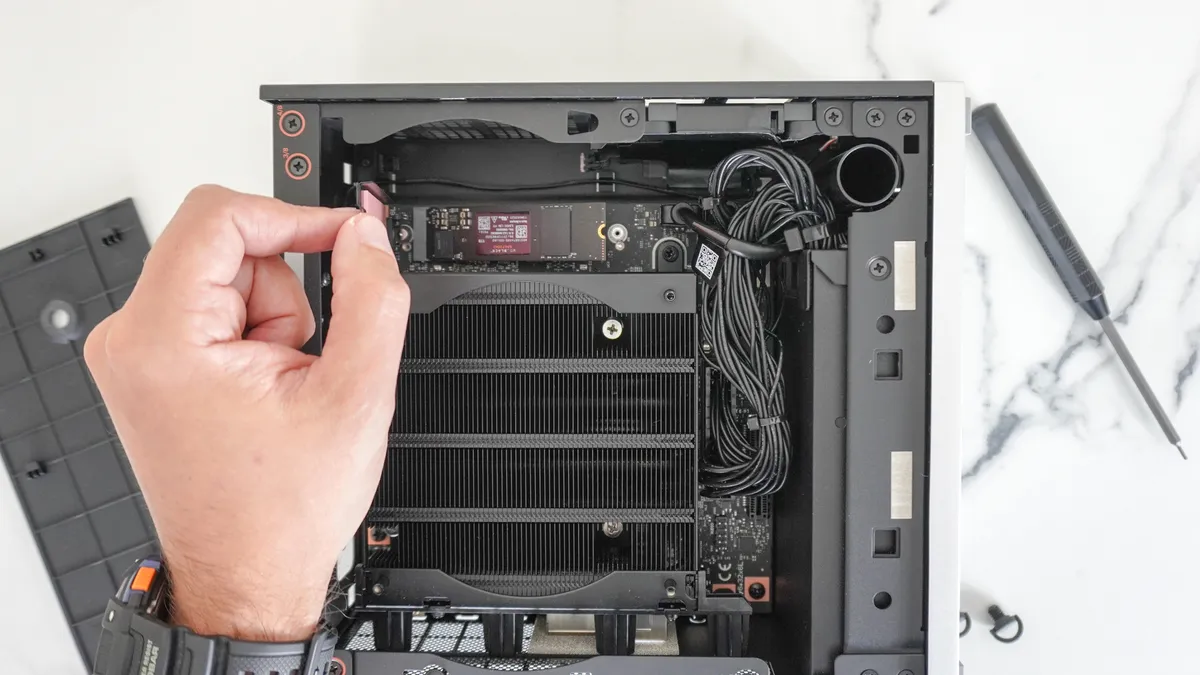 Trải nghiệm Framework Desktop: Nó hoàn toàn thay đổi cách nhìn của tôi về PC Mini 17 Framework Desktop 3