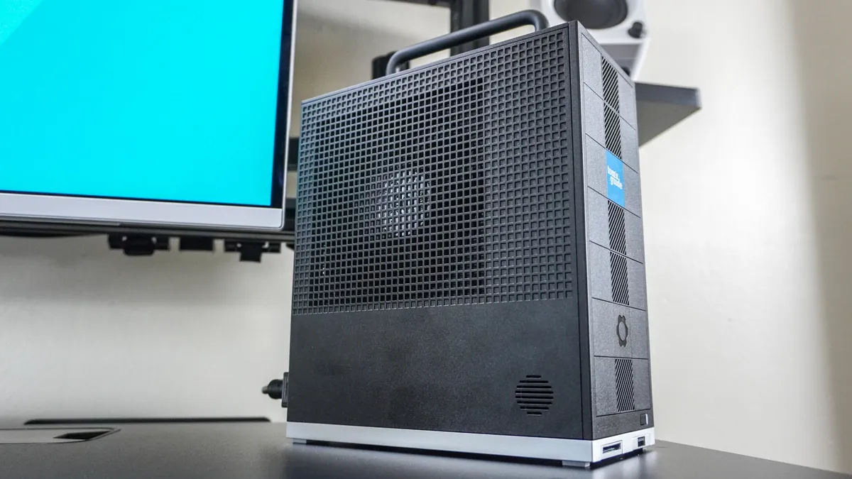 Trải nghiệm Framework Desktop: Nó hoàn toàn thay đổi cách nhìn của tôi về PC Mini 18 Framework Desktop 4