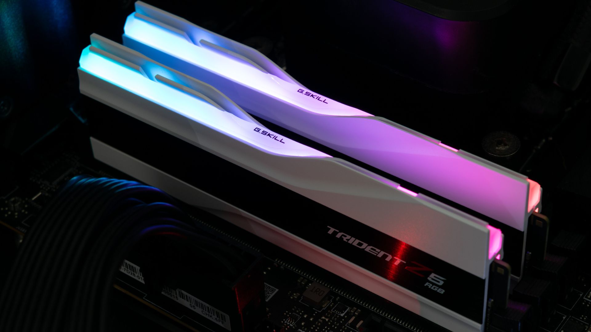 Đánh giá G.Skill Trident Z5 RGB DDR5-6400 C32 2x48GB: Lựa chọn hoàn hảo cho bo mạch chủ Dual-DIMM 1 G.Skill Trident Z5 RGB DDR5 6400 C32 2x48GB 12