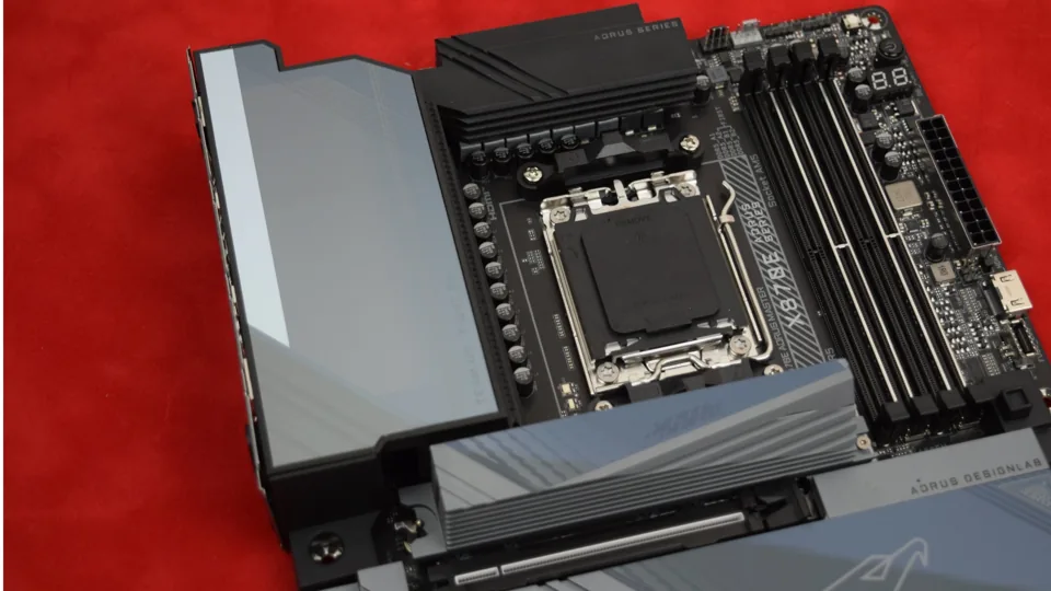 Gigabyte X870E Aorus Master 9