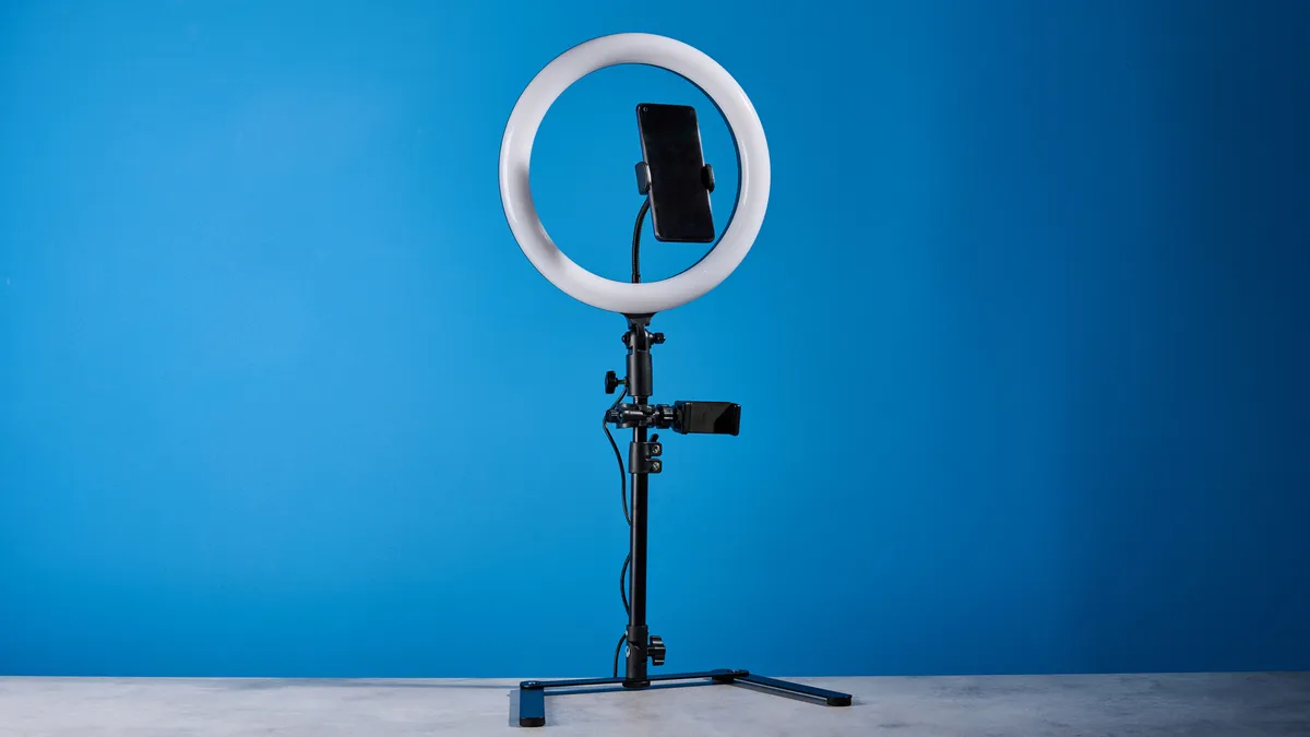 Đánh giá Godox LR120: Đèn ring đa năng rực rỡ cho nhà sáng tạo với giá siêu hời 10 Godox LR120 3