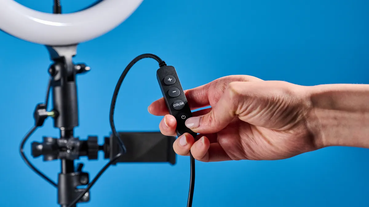 Đánh giá Godox LR120: Đèn ring đa năng rực rỡ cho nhà sáng tạo với giá siêu hời 13 Godox LR120 6