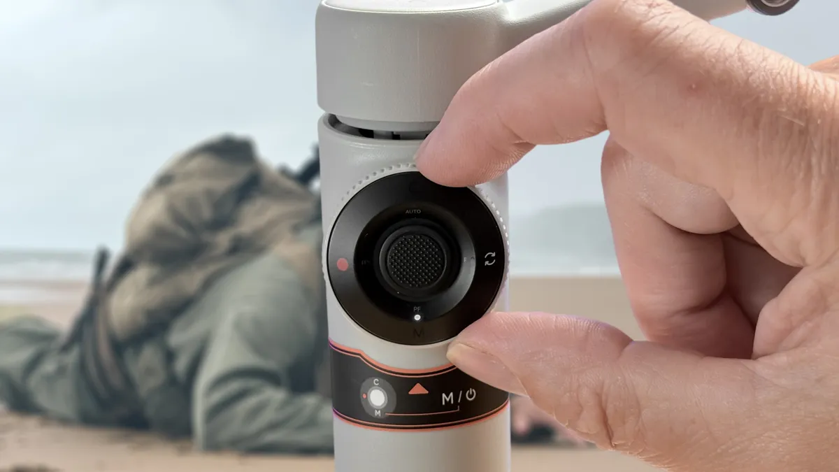 Đánh giá gimbal Insta360 Flow 2: Cỗ máy AI nhỏ gọn cho quay phim di động mượt mà 8 Insta360 Flow 2 2