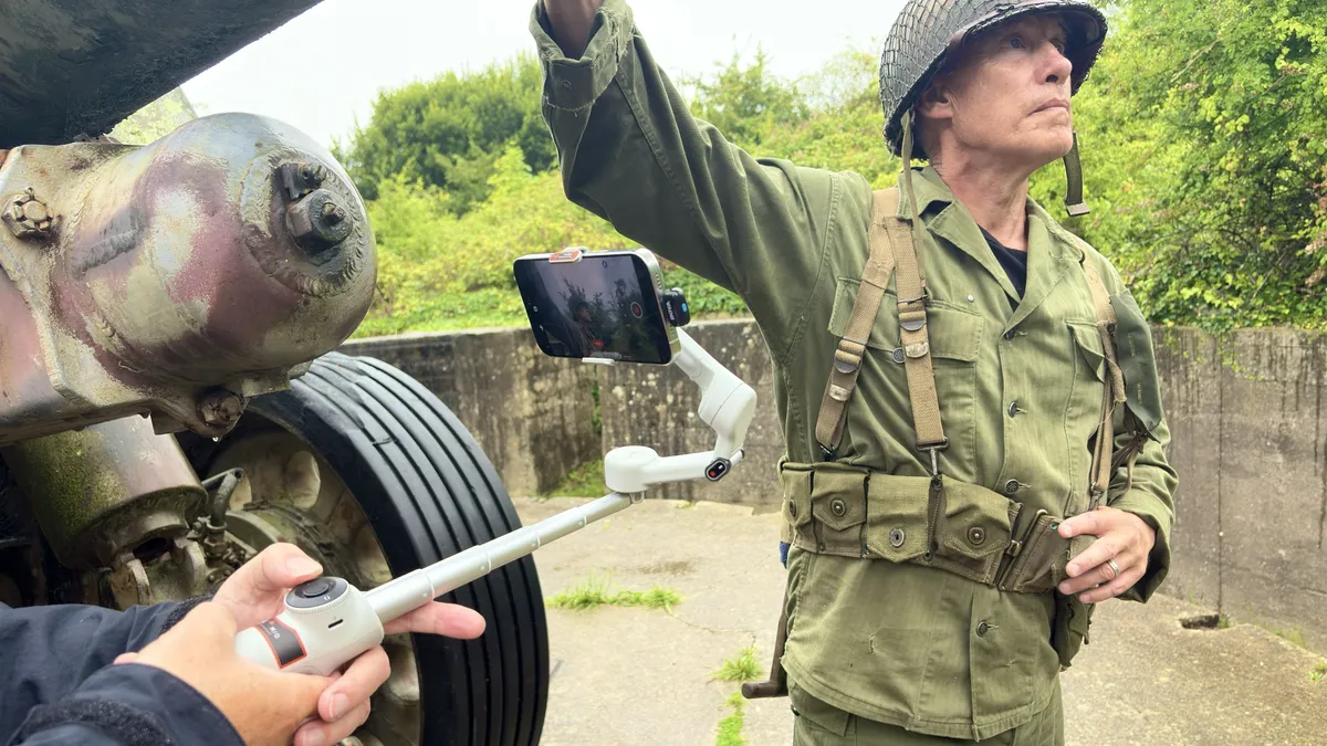 Đánh giá gimbal Insta360 Flow 2: Cỗ máy AI nhỏ gọn cho quay phim di động mượt mà 10 Insta360 Flow 2 4