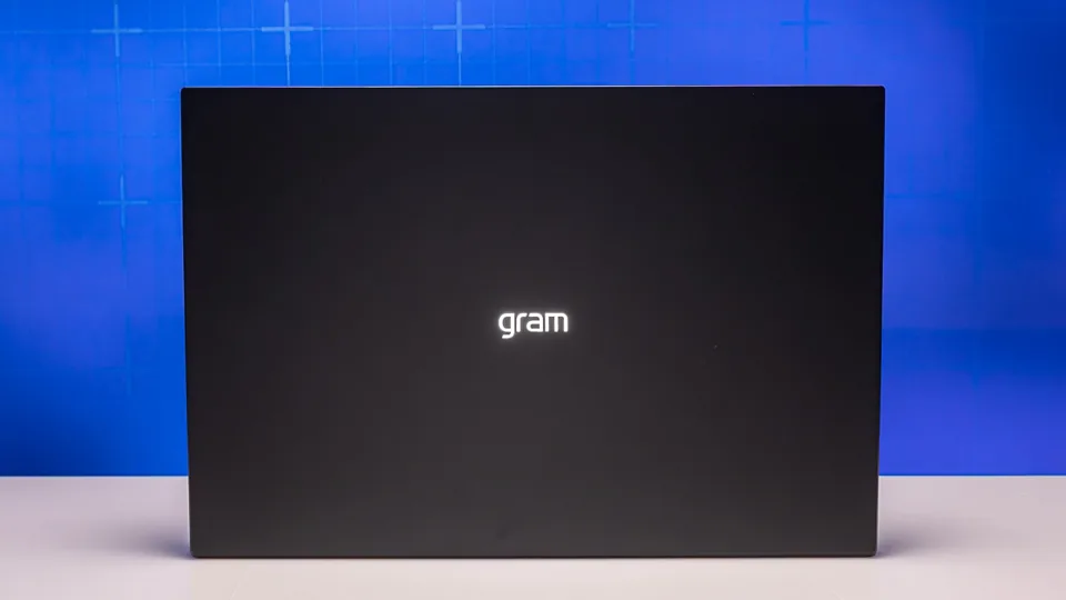 Đánh giá LG Gram 17 (2025): Laptop 17 inch siêu nhẹ, pin khủng, màn hình lớn cho mọi tác vụ 24 LG Gram 17 2025 5