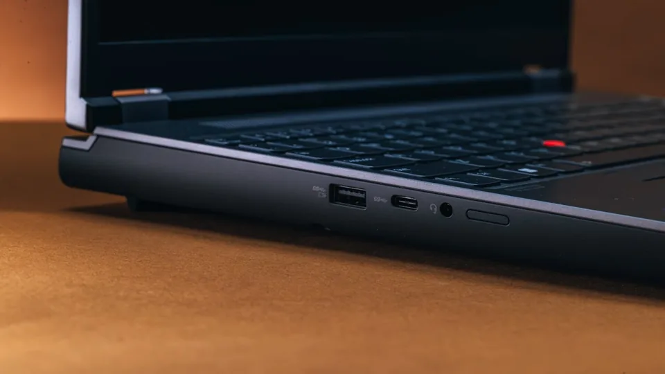 Đánh giá Lenovo ThinkPad P16 Gen 2: Chiếc laptop Workstation di động hoàn hảo cho dân kiến trúc và thiết kế 3D 3 Lenovo ThinkPad P16 Gen 2 5