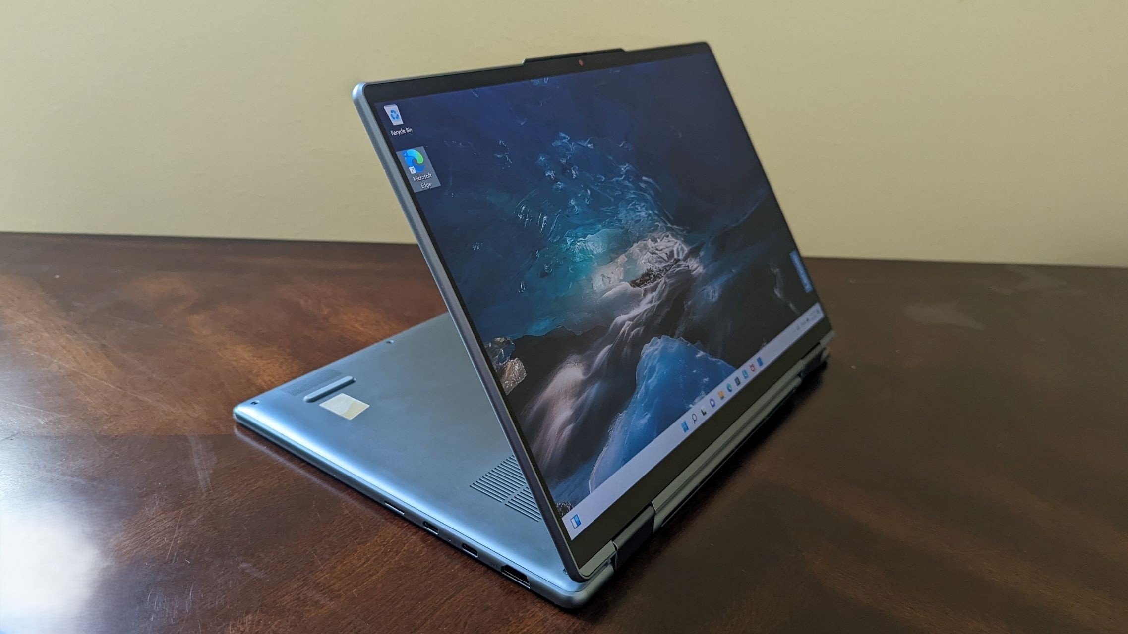 Đánh giá Lenovo Yoga 7i 14 Gen 7 (2022): Laptop 2-in-1 hoàn hảo cho công việc và giải trí! 23 Lenovo Yoga 7i 14 Gen 7 2022 6
