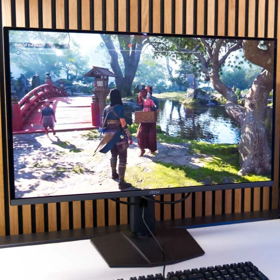 Đánh giá MSI MPG 322URX QD-OLED: Đỉnh cao 4K 240Hz với cổng DisplayPort 2.1a vượt thời gian 39 MSI MPG 322URX QD OLED 13