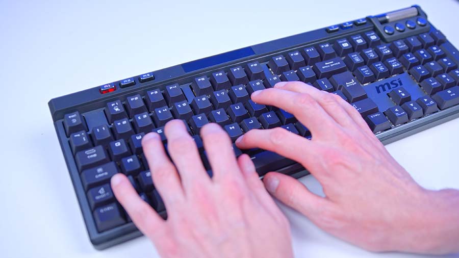 Đánh giá MSI Strike Pro Wireless: Bàn phím không dây Gaming đỉnh cao cho game thủ 27 MSI STRIKE PRO 12