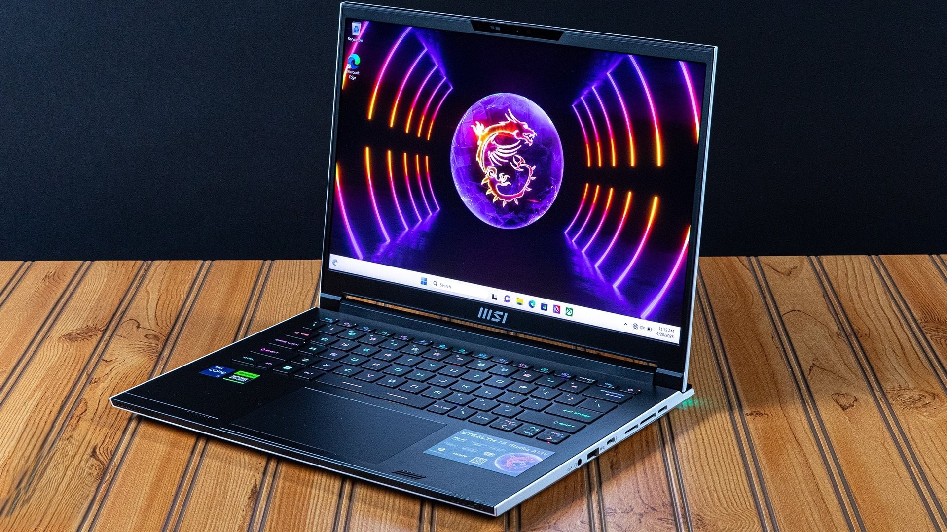 Đánh giá MSI Stealth 14 Studio: Chiếc laptop dành cho người sáng tạo nội dung mạnh mẽ và nhỏ gọn 33 MSI Stealth 14 Studio 1