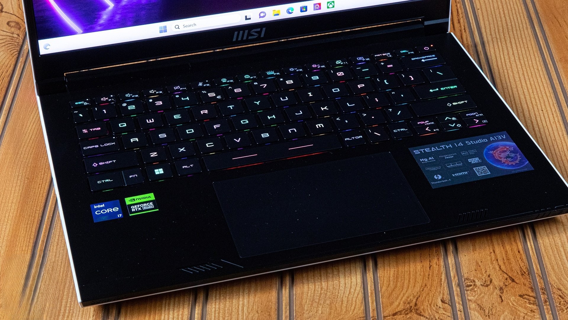 Đánh giá MSI Stealth 14 Studio: Chiếc laptop dành cho người sáng tạo nội dung mạnh mẽ và nhỏ gọn 32 MSI Stealth 14 Studio 2