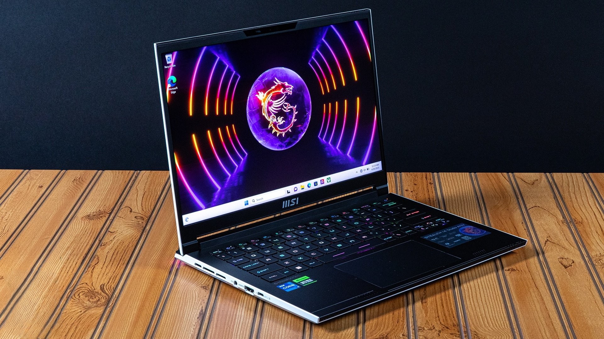Đánh giá MSI Stealth 14 Studio: Chiếc laptop dành cho người sáng tạo nội dung mạnh mẽ và nhỏ gọn 53 MSI Stealth 14 Studio 8