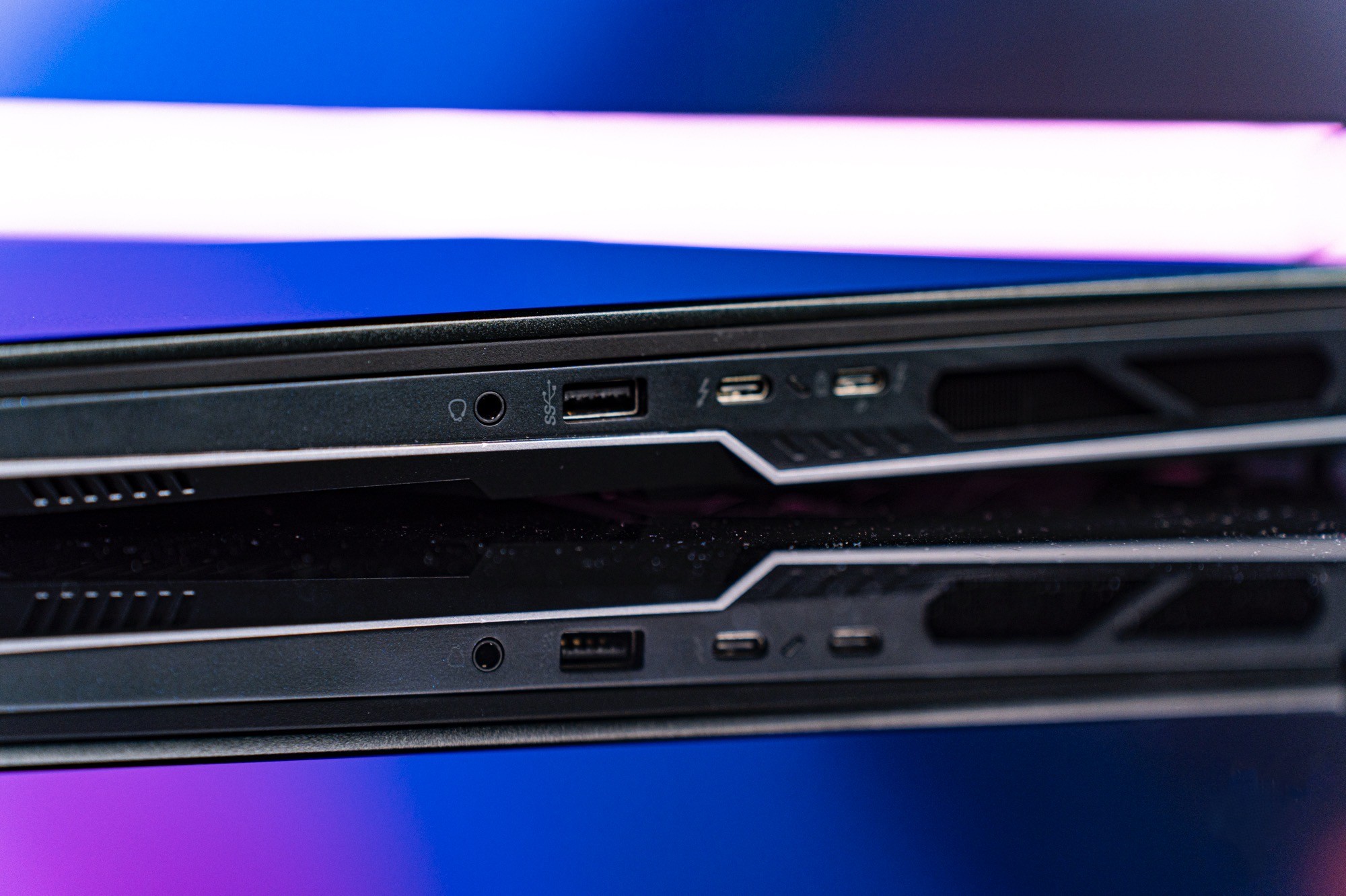 Đánh giá MSI Titan 18 HX A14V: Chiếc laptop "siêu khủng" dành cho game thủ và dân sáng tạo chuyên nghiệp 27 MSI Titan 18 HX A14V 3