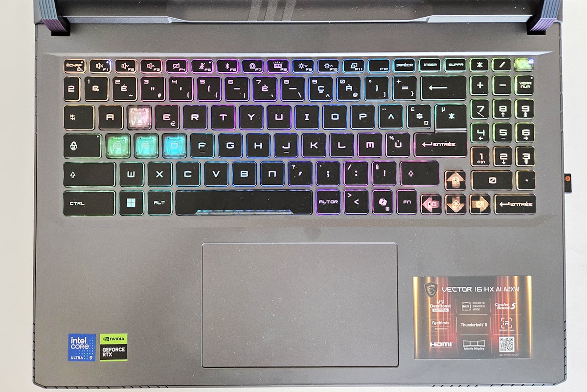 Đánh giá MSI Vector 16 HX AI A2XW: Laptop gaming mạnh mẽ để chơi game, linh hoạt cho công việc và giải trí 25 MSI Vector 16 HX AI A2XW 18