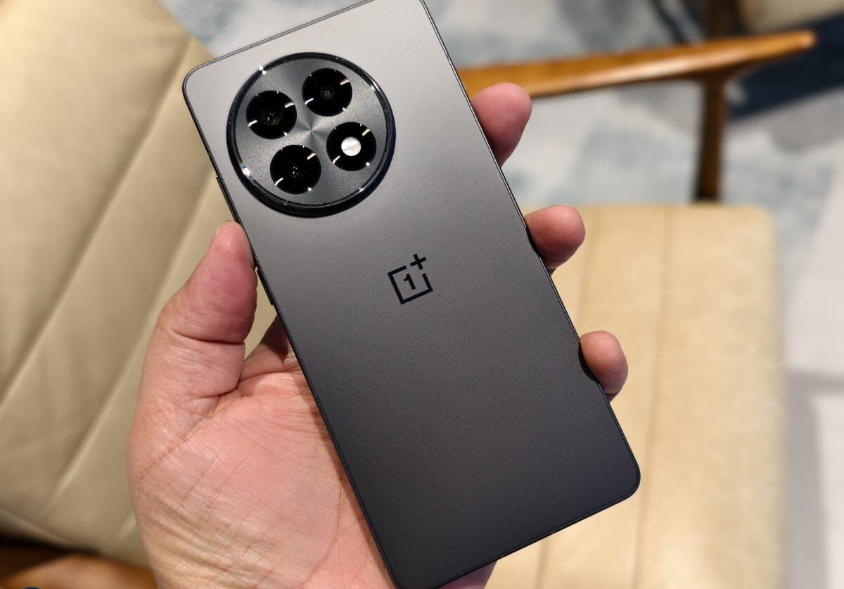 Đánh giá OnePlus 13R: Nói một cách đơn giản, đây là một chiếc điện thoại Android tầm trung tuyệt vời 19 OnePlus 13R 1 e1754648973412