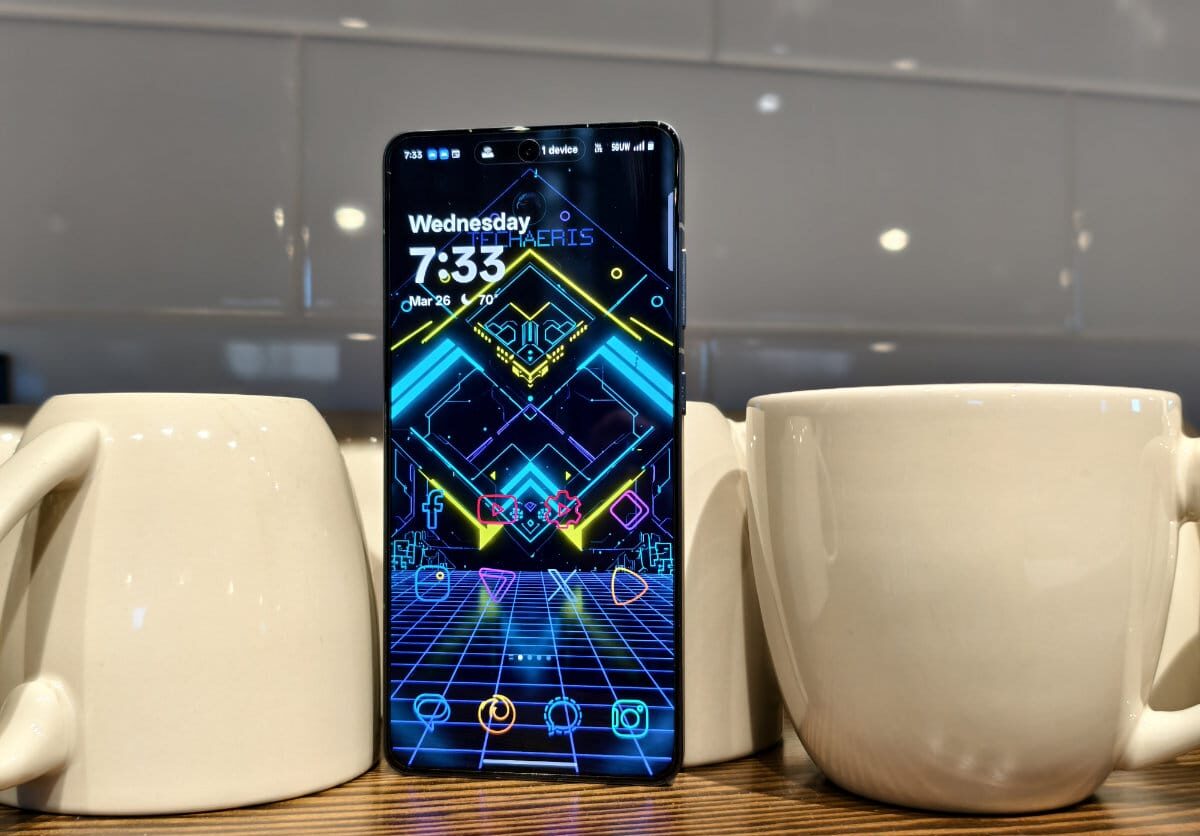 Đánh giá OnePlus 13R: Nói một cách đơn giản, đây là một chiếc điện thoại Android tầm trung tuyệt vời 15 OnePlus 13R 6 e1754649326325