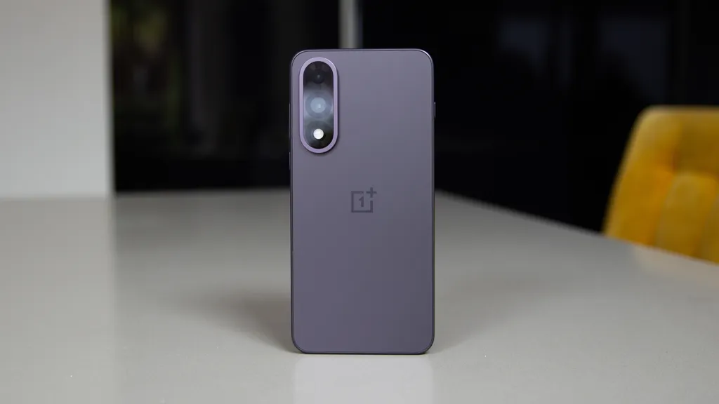 Đánh giá OnePlus Nord 5: Cỗ máy 144Hz với pin khổng lồ và selfie tuyệt đẹp 12 OnePlus Nord 5 2