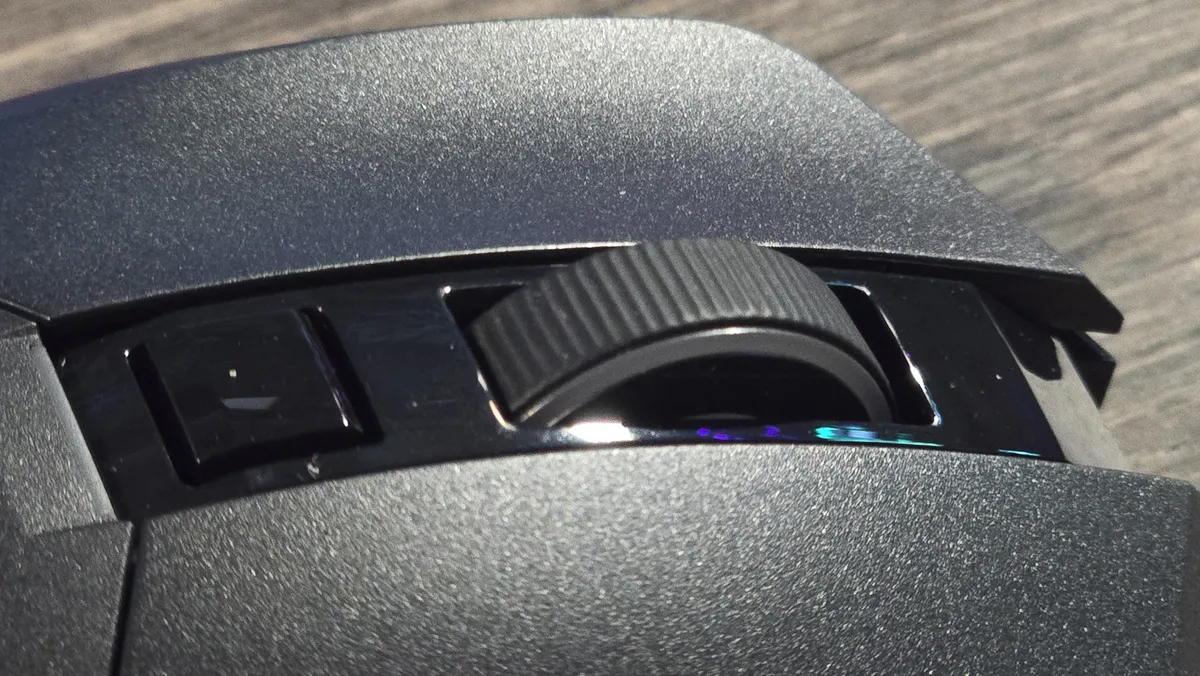 Đánh giá chuột gaming không dây POWERCOLOR ALPHYN AM10: Vì sao game thủ nên cân nhắc lựa chọn này? 17 POWERCOLOR ALPHYN AM10 2