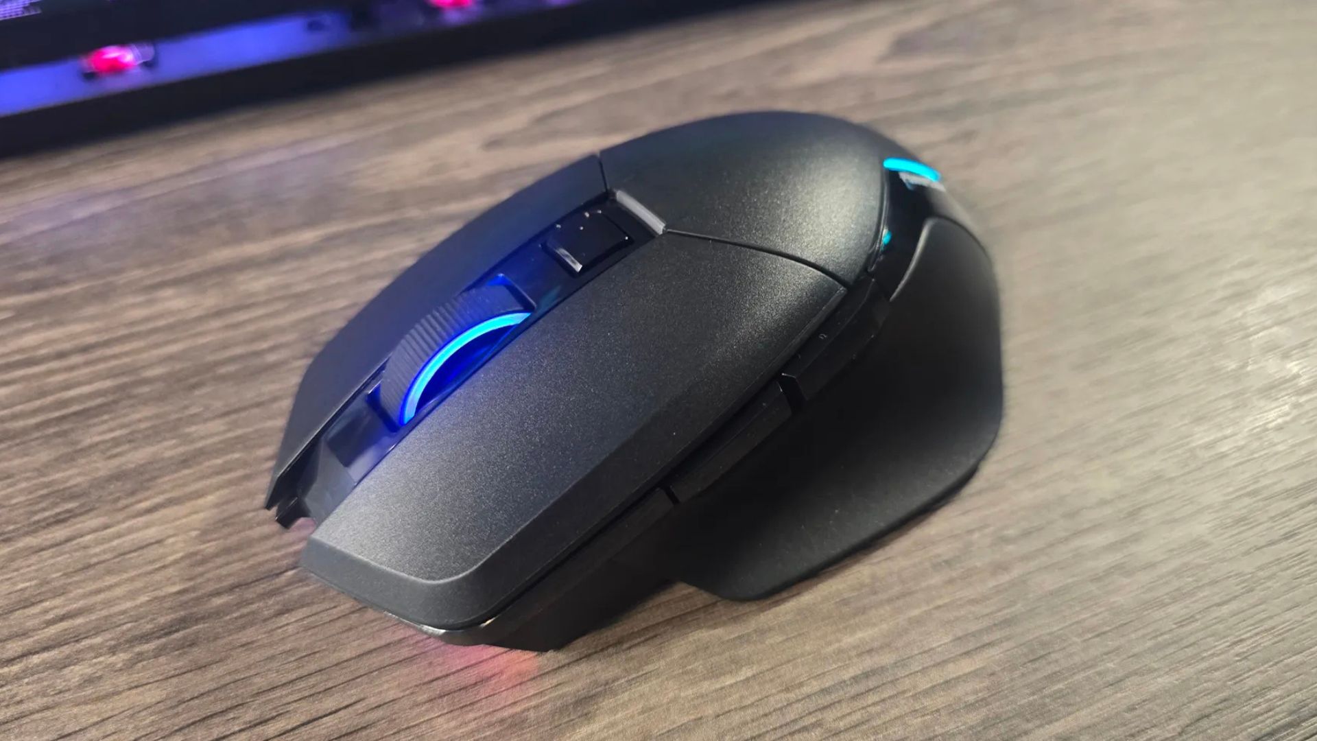 Đánh giá chuột gaming không dây POWERCOLOR ALPHYN AM10: Vì sao game thủ nên cân nhắc lựa chọn này? 1 POWERCOLOR ALPHYN AM10 8