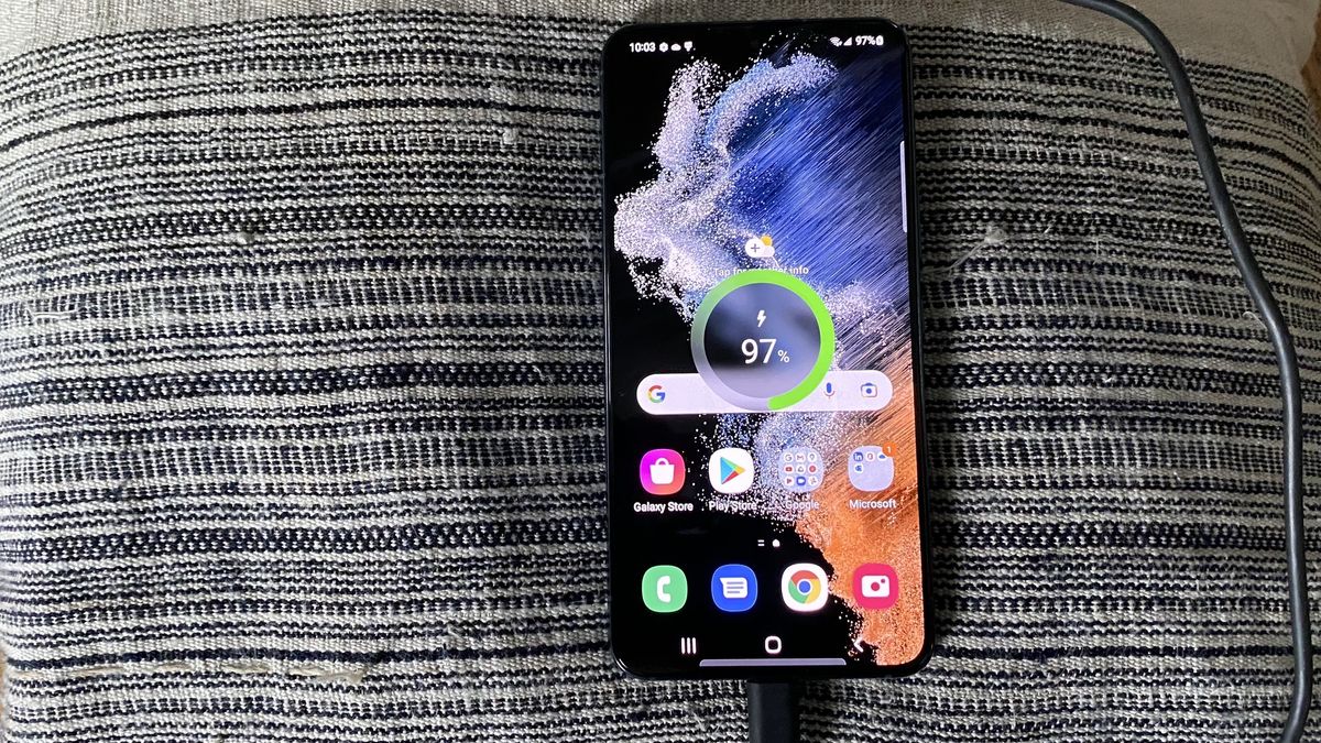 Pin điện thoại tụt nhanh bất thường? Đây là cách khắc phục hiệu quả 8 Pin dien thoai tut nhanh bat thuong 3