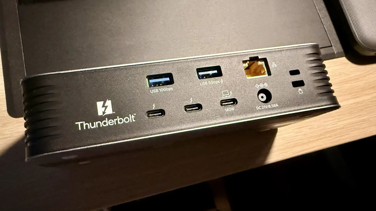Plugable Thunderbolt 5: Đổi mới làm việc di động với thiết kế tương lai 8 Plugable Thunderbolt 5 3