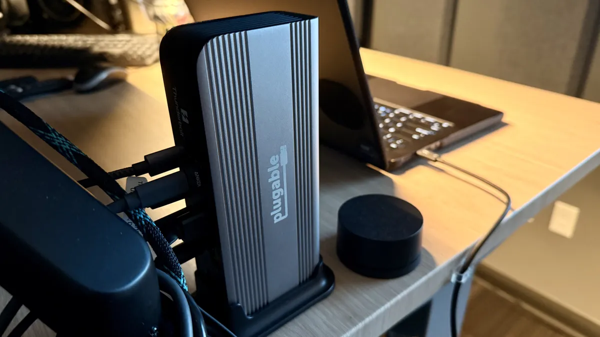 Plugable Thunderbolt 5: Đổi mới làm việc di động với thiết kế tương lai 9 Plugable Thunderbolt 5 4