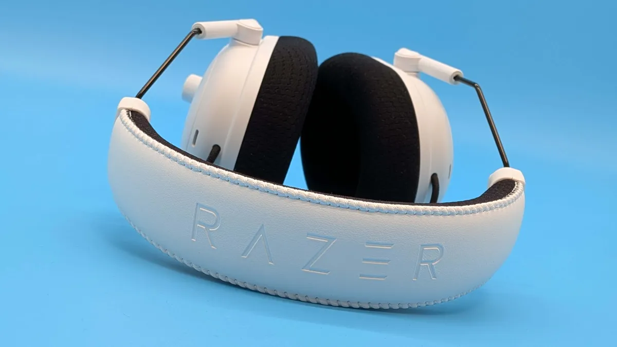 Đánh giá tai nghe Razer BlackShark V3 Pro: Chất âm tuyệt đỉnh, nhưng tính năng ANC có thực sự cần thiết? 17 Razer BlackShark V3 Pro 11