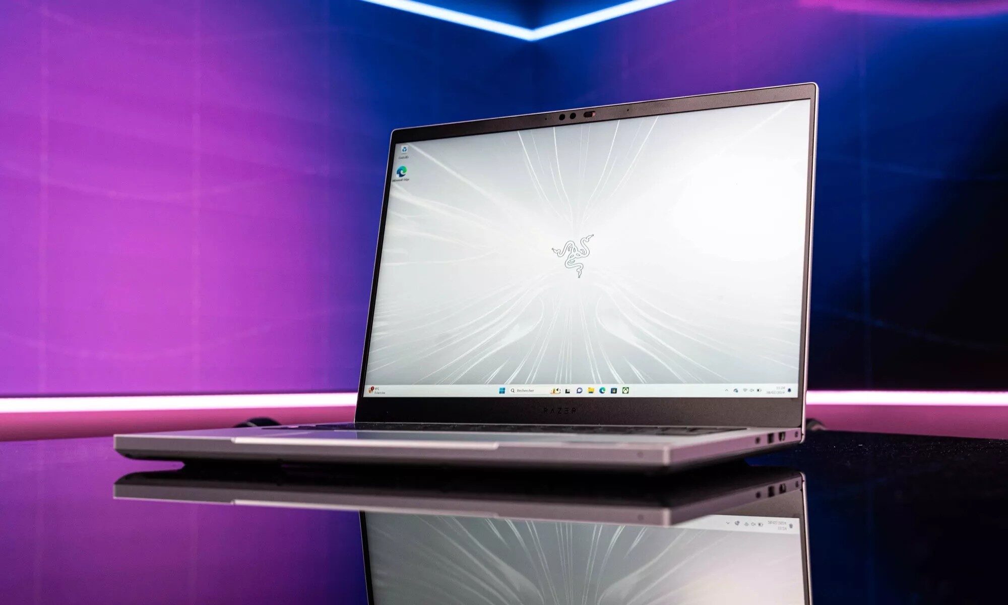 Đánh giá Razer Blade 14 (2024): Chiếc laptop gaming đột phá về tản nhiệt, hoàn hảo cho game thủ và creator 35 Razer Blade 14 2024 2 e1755846085935