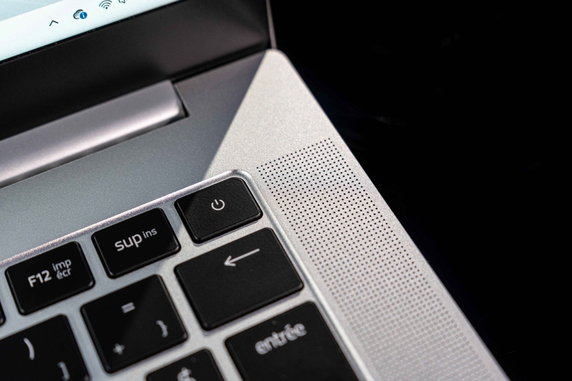 Đánh giá Razer Blade 14 (2024): Chiếc laptop gaming đột phá về tản nhiệt, hoàn hảo cho game thủ và creator 33 Razer Blade 14 2024 4