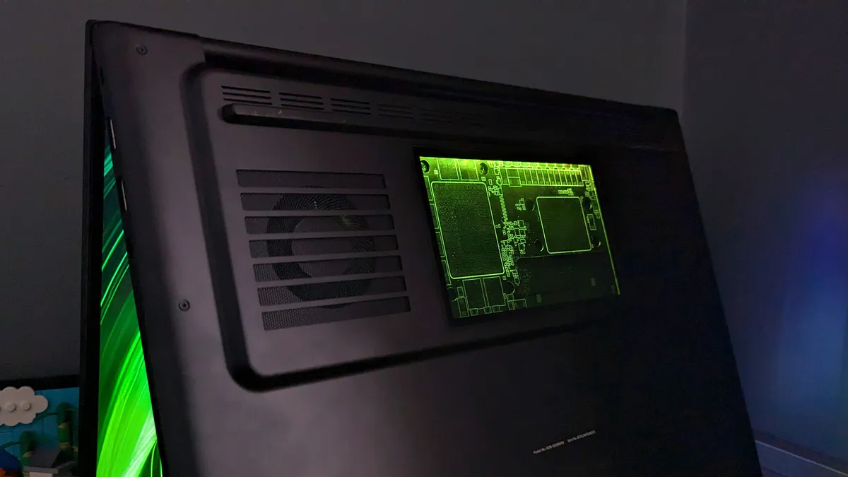 Razer Blade 18 2025 15