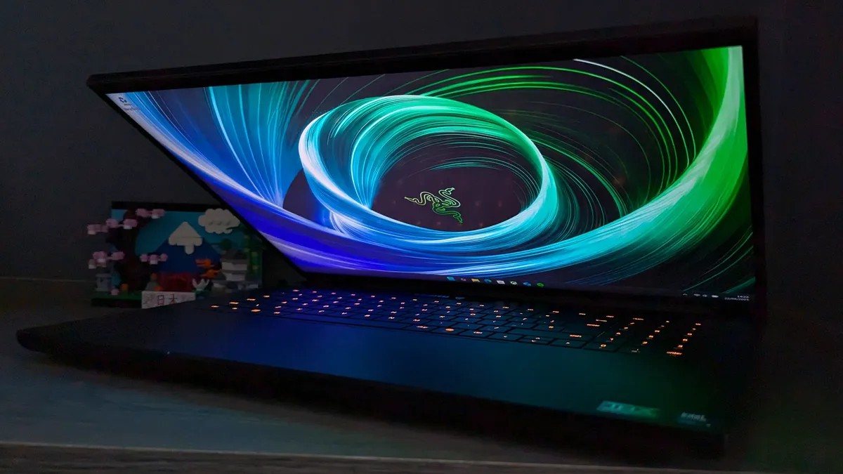 Razer Blade 18 2025 16