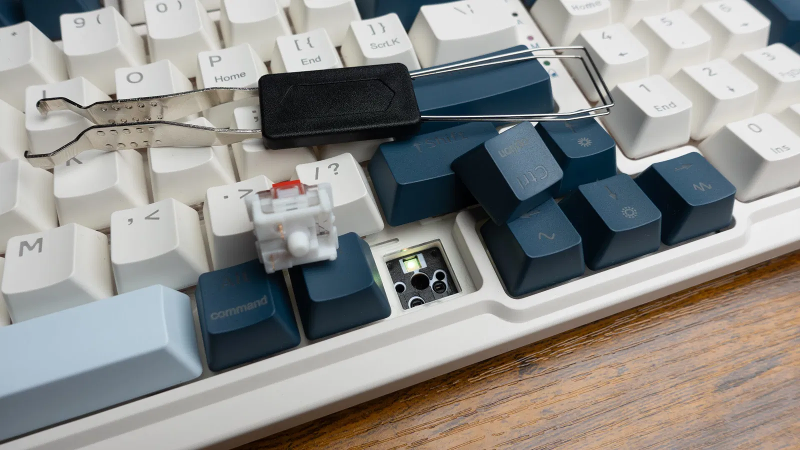 Redragon EISA K686 PRO Blue Himmel: Bàn phím Tri-Mode với thiết kế Eisa độc đáo 7 Redragon EISA K686 PRO 6