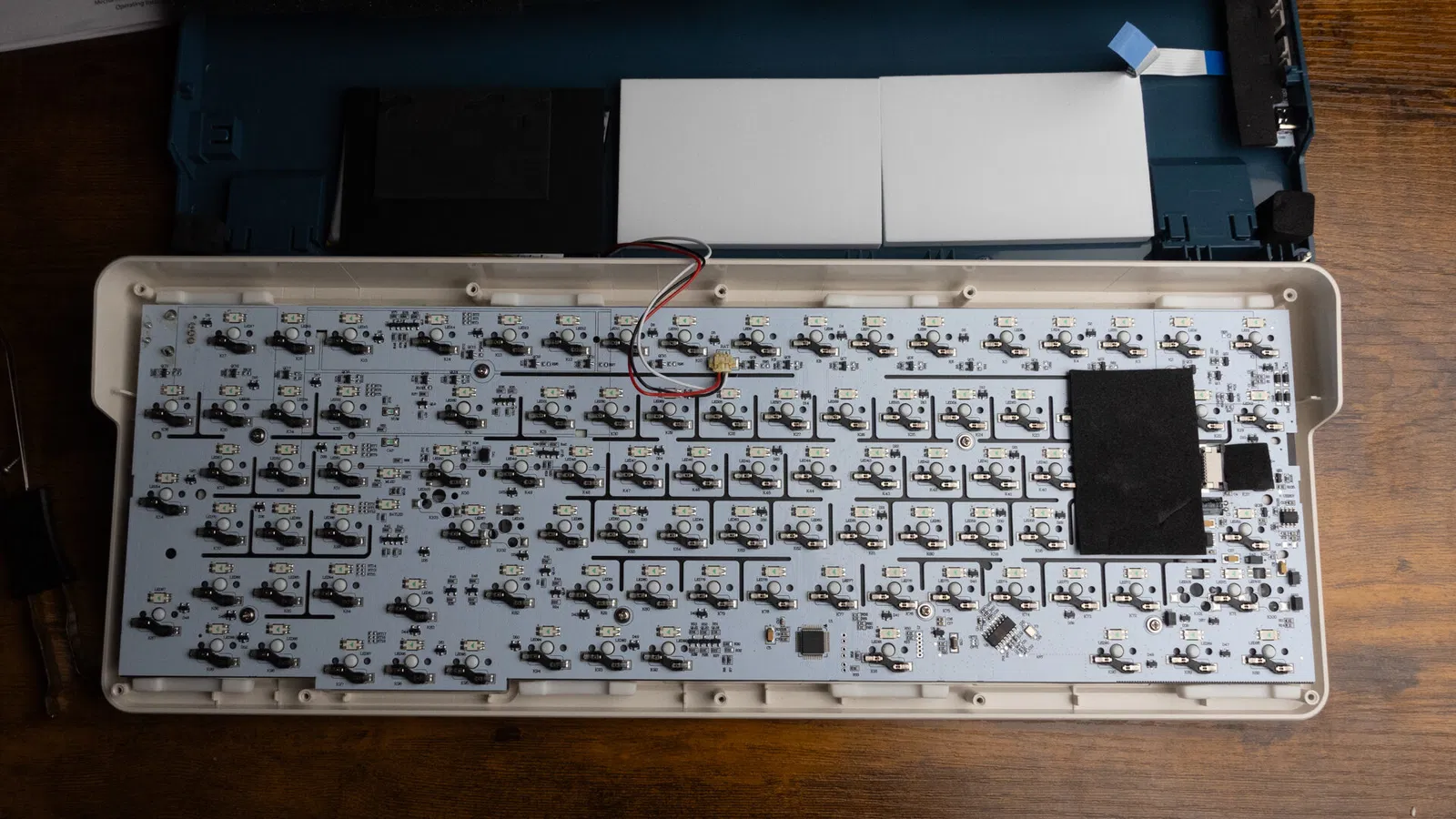 Redragon EISA K686 PRO Blue Himmel: Bàn phím Tri-Mode với thiết kế Eisa độc đáo 8 Redragon EISA K686 PRO 7