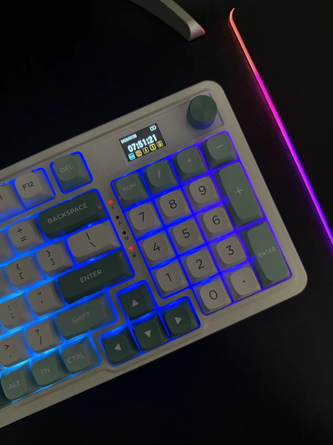 Đánh giá bàn phím Redragon Galatin Pro K719: Sáng tạo giá phải chăng với âm thanh thocky và tùy chỉnh nổi bật 19 Redragon Galatin Pro K719 8