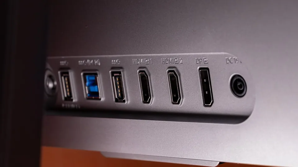 Đánh giá Samsung Odyssey 3D (G90XF): Màn hình gaming 3D không kính dẫn đầu tương lai 16 Samsung Odyssey 3D G90XF 7