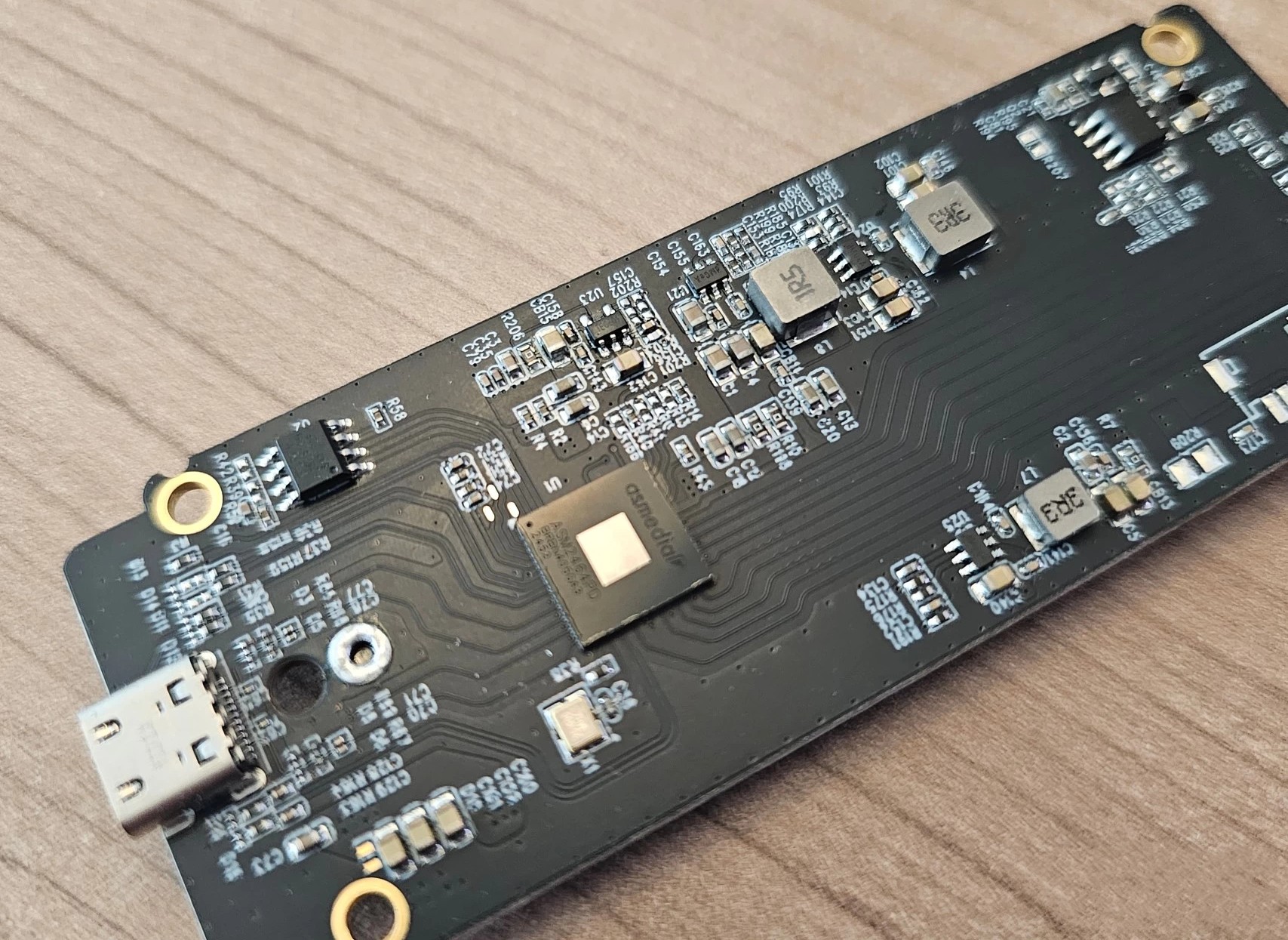 Đánh giá TerraMaster D1 SSD Plus: Hoàn hảo cho chỉnh sửa video 4K/8K và khả năng tản nhiệt tuyệt vời! 36 TerraMaster D1 SSD Plus 12