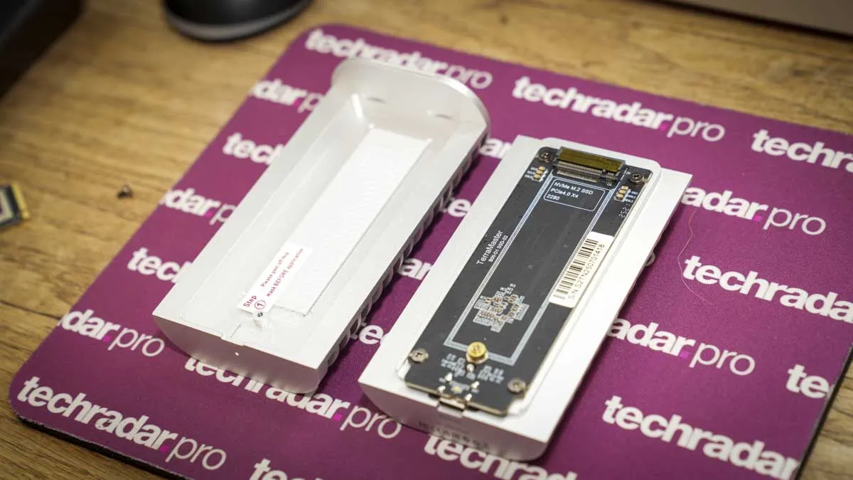 Đánh giá TerraMaster D1 SSD Plus Enclosure: Lưu trữ RAID siêu tốc trong thiết kế nhỏ gọn mạnh mẽ 12 TerraMaster D1 SSD Plus Enclosure 5