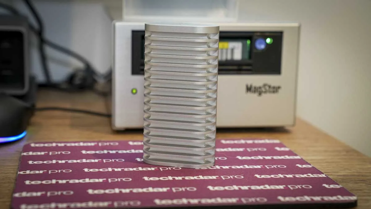 Đánh giá TerraMaster D1 SSD Plus Enclosure: Lưu trữ RAID siêu tốc trong thiết kế nhỏ gọn mạnh mẽ 13 TerraMaster D1 SSD Plus Enclosure 6