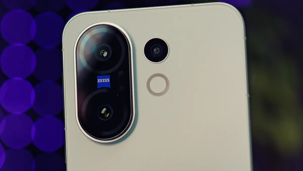 Đánh giá Vivo X200 FE: Cỗ máy nhỏ gọn với camera 4K và pin khổng lồ 6500mAh 29 Vivo X200 FE 11