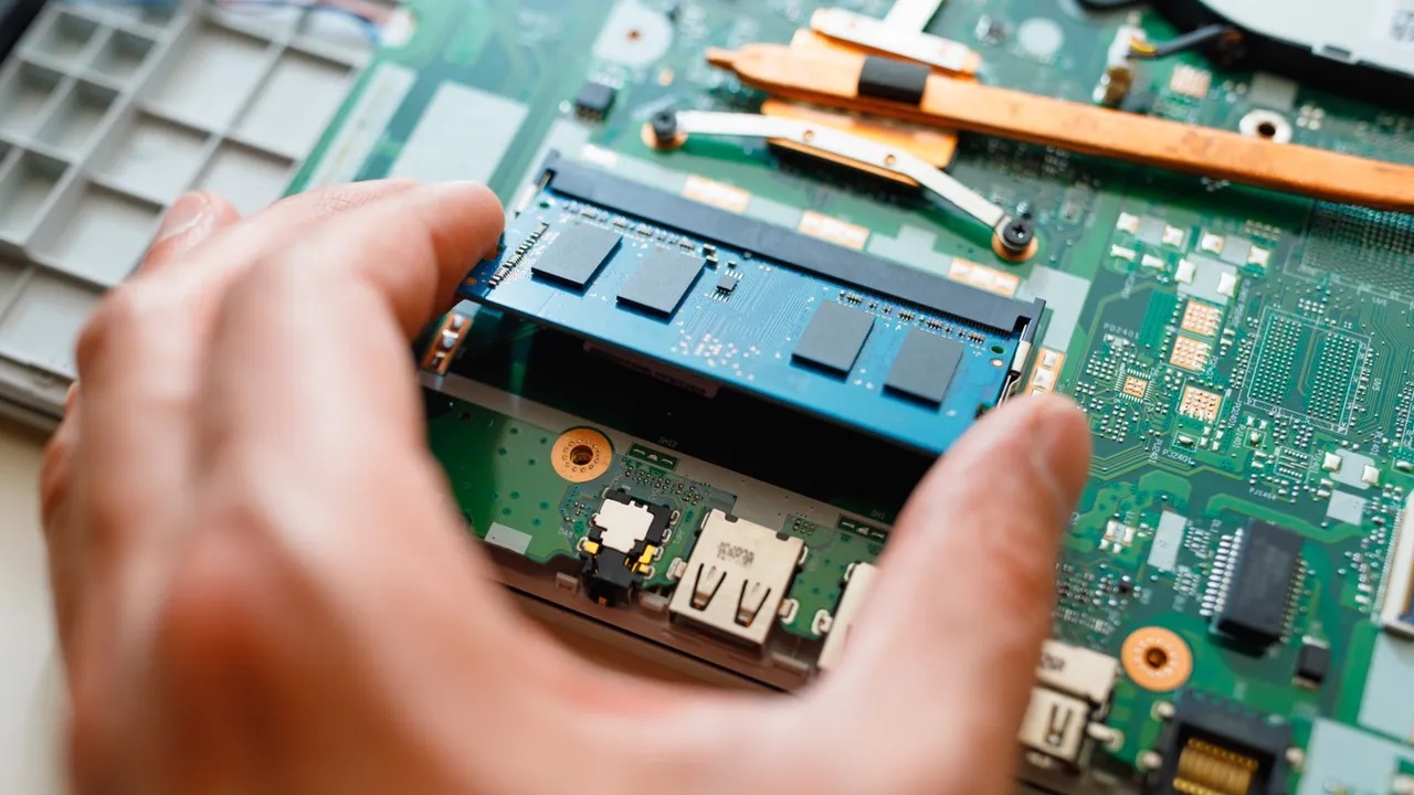 Tại sao RAM lại quan trọng đối với Laptop? Hãy tìm hiểu ngay để tối ưu hiệu suất 14 kha nang nang cap ram